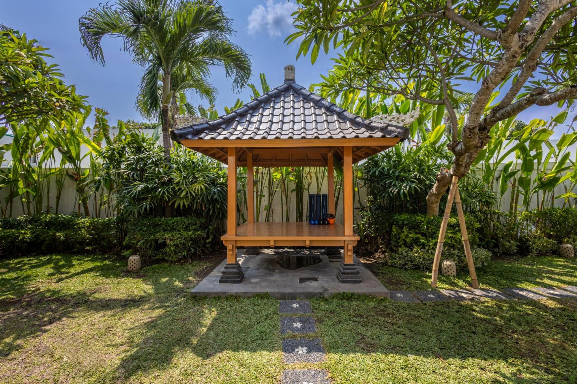 Kalm Bali Hotel Canggu Buitenkant foto