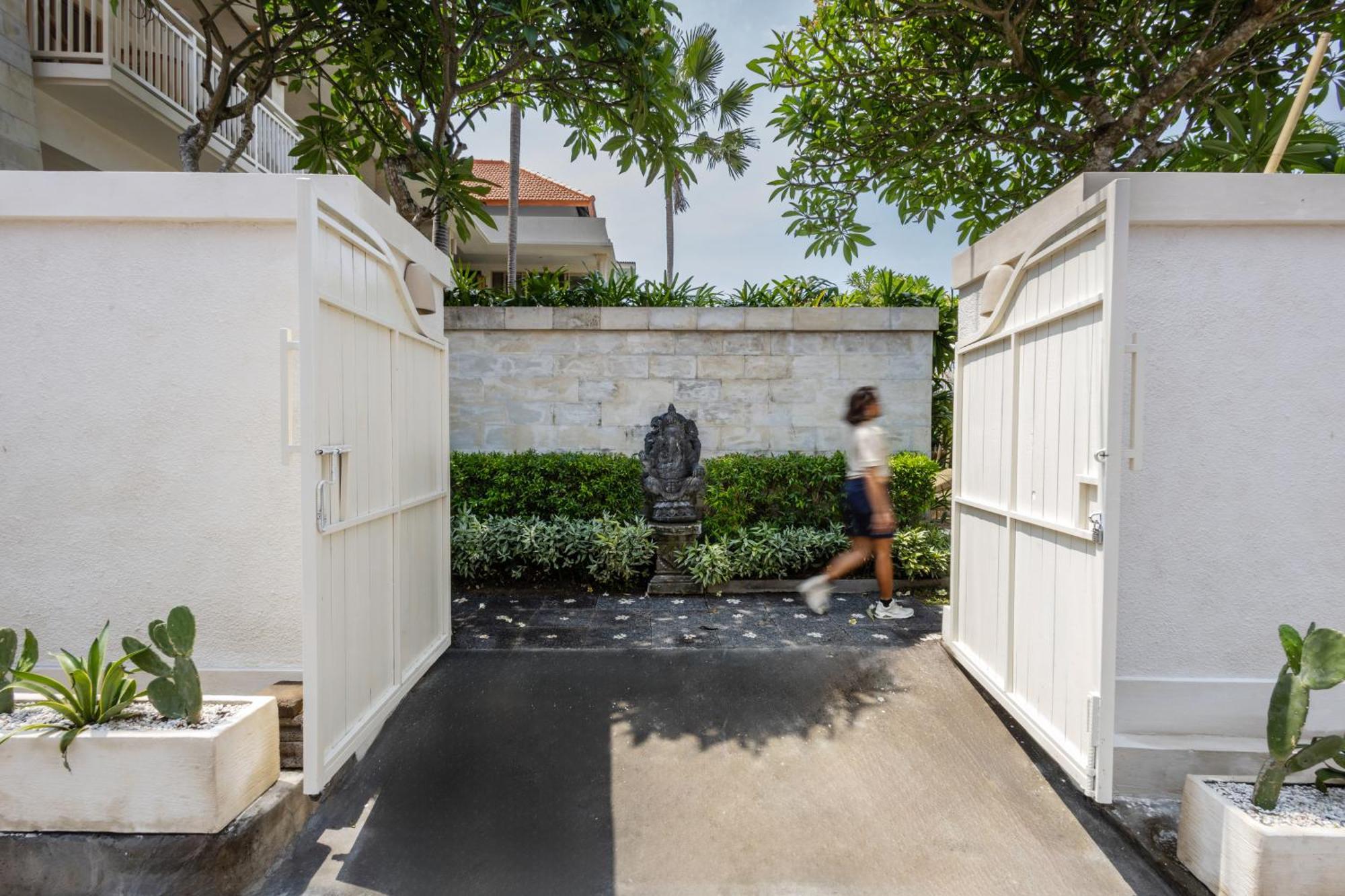 Kalm Bali Hotel Canggu Buitenkant foto